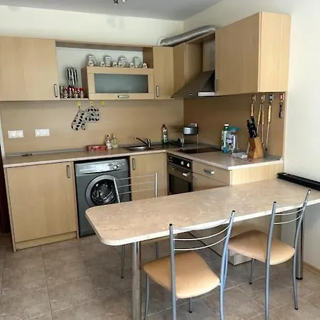 Spacious Fully Furnished Studio In Apart Lejlighed *