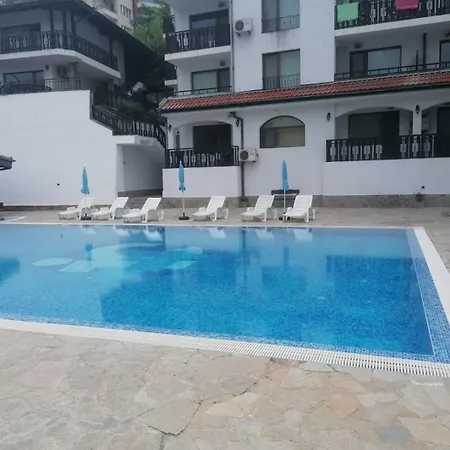 Spacious Fully Furnished Studio In Apart *